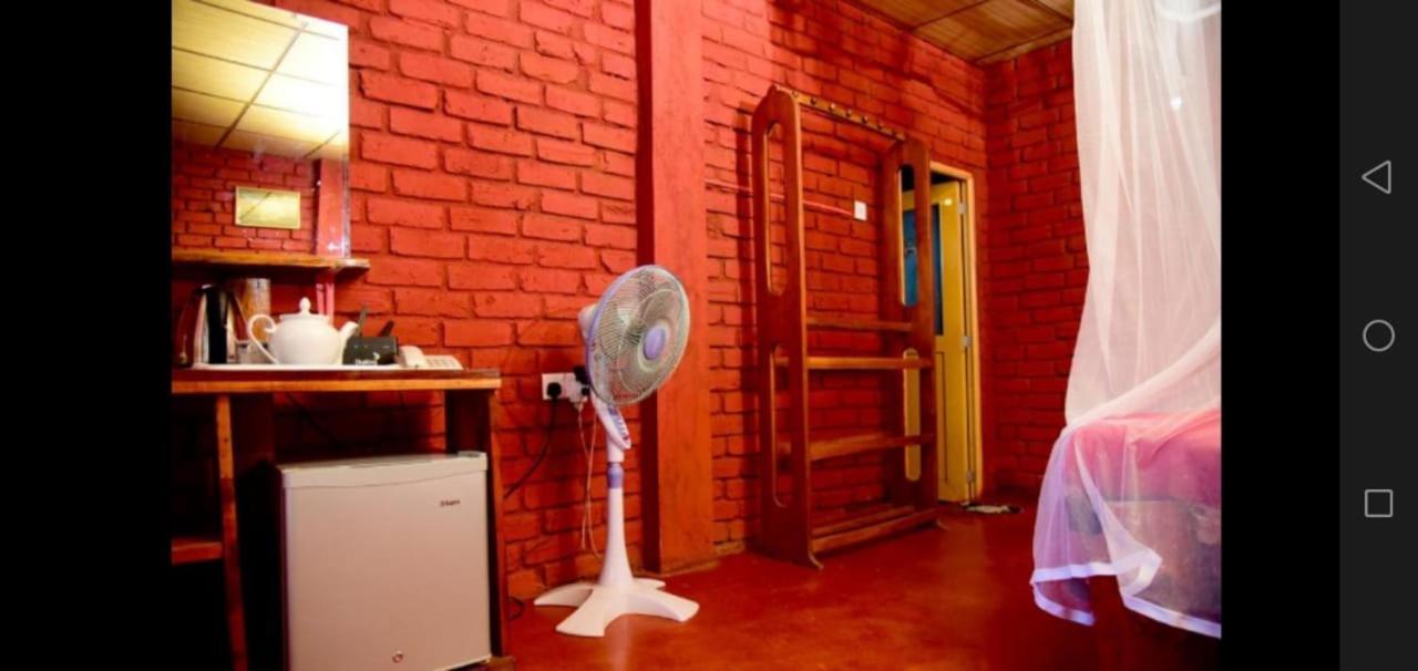 Rokkyhill Villa Ella Bagian luar foto